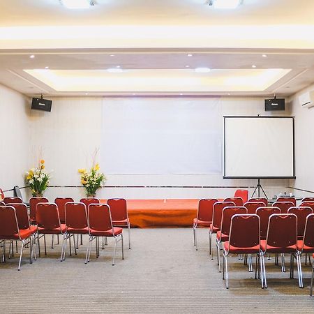 Reddoorz Plus Near Mall Panakukang Makassar Ngoại thất bức ảnh