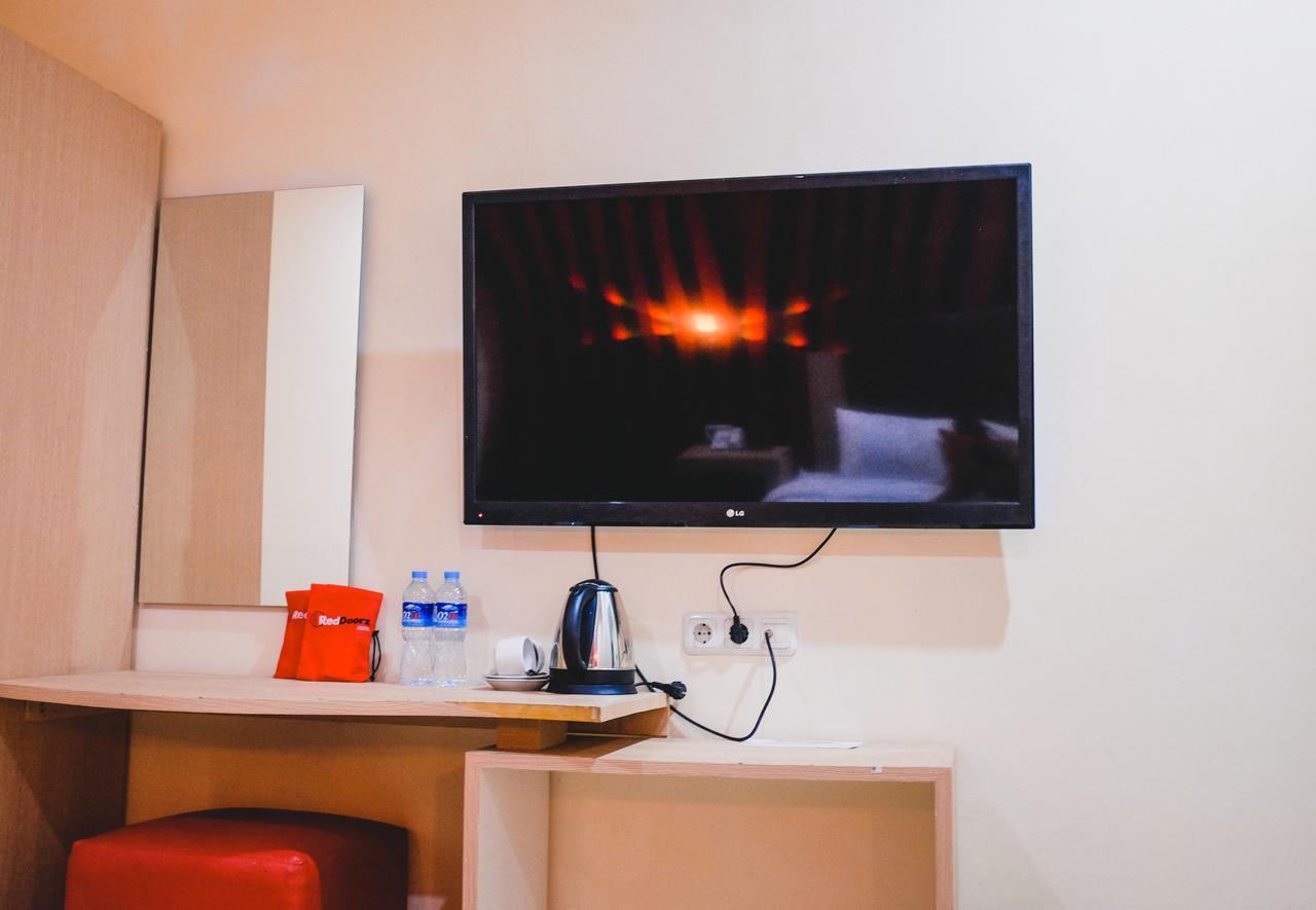 Reddoorz Plus Near Mall Panakukang Makassar Ngoại thất bức ảnh